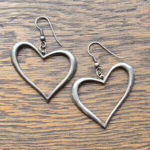 Vintage heart earrings. Silvertone.